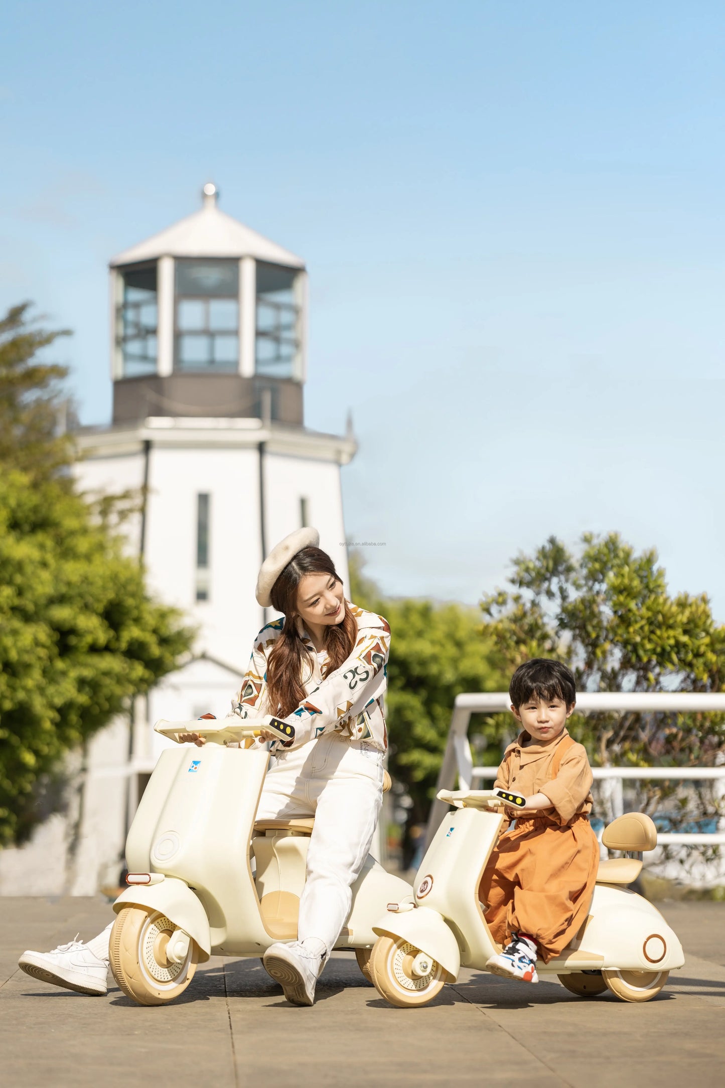 12V Vespa Style Electric Ride-On Scooter – Available in Kids & Adult Sizes